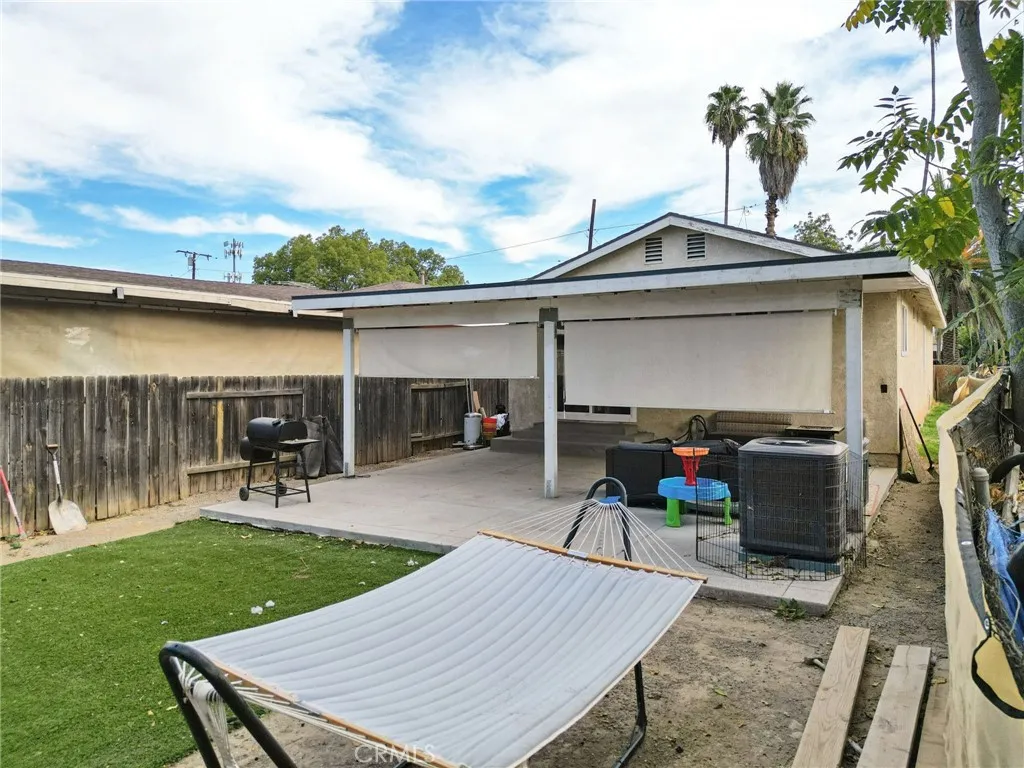 375 Prospect Avenue, Riverside, California 92507 home-pic-17